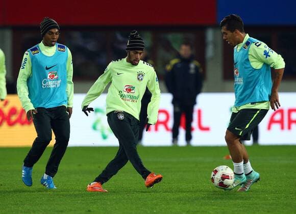 SOCCER - preview VIENNA,AUSTRIA,17.NOV.14 - SOCCER -, friendly match, final training of team BRA. Image shows Neymar (BRA). 
