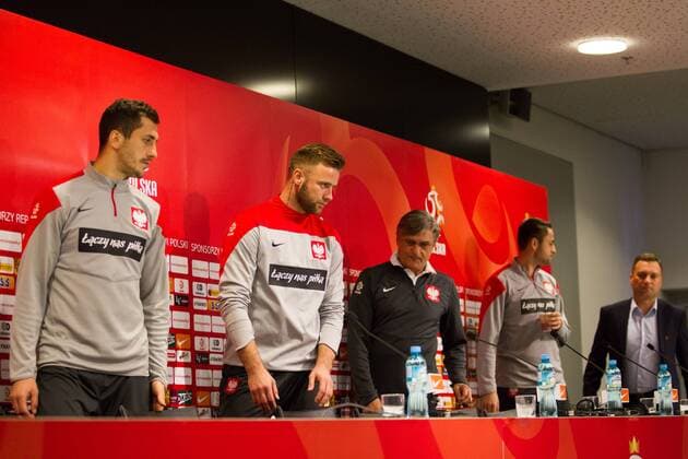17.11.2014 POLAND WROCLAW CITY STADIUM, FOOTBALL, OFFICIAL PRESS CONFERENCE OF TEAM POLAND: (L-R) TOMASZ JODLOWIEC , ARTUR BORUC , (COACH) ADAM NAWALKA , LUKASZ FABIANSKI  20141117CSKP4001