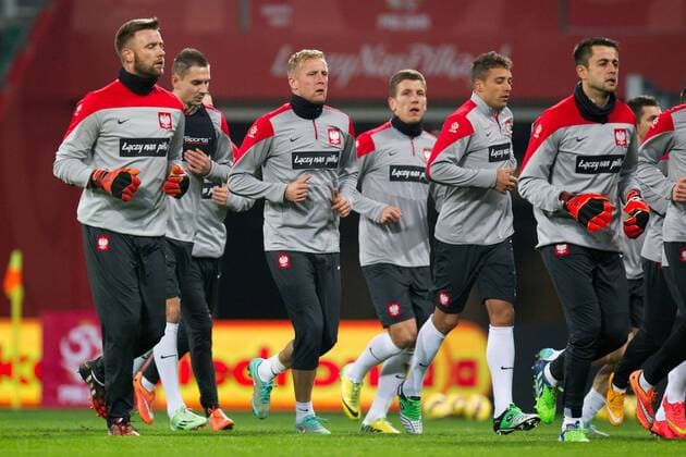 Aktuell Fussball, Nationalteam, Training Polen 17.11.2014 POLAND WROCLAW CITY STADIUM, FOOTBALL, OFFICIAL TRAINING OF TEAM POLAND: ARTUR BORUC ( L) KAMIL GLIK ( C) LUKASZ FABIANSKI ( P)  20141117CSKP4016