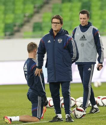 BUDAPEST, NOVEMBER 17, 2014. Russia s head coach Fabio Capello looks on at a training session of the Russian national football team  RE1550DB
