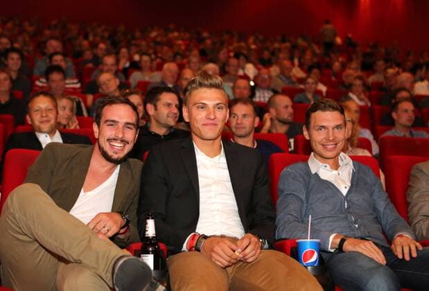 Kinopremiere Nieuwe Helden 17.11.14 , Erfurt, Cinestar, Deutsche Kinopremiere von Nieuwe Helden mit Tony Martin, Marcel Kittel und John Degenkolb im Bild: v.l. John Degenkolb, Marcel Kittel und Tony Martin