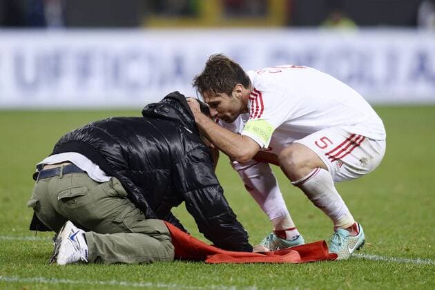 Genua, 18.11.2014 - Freundschaftsspiel 2014 - Albanien - Lorik Cana mit einem Flitzer - 