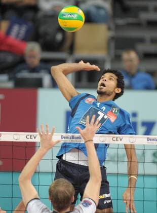 VOLLEYBALL - CEV CL, Tirol vs Budejovice INNSBRUCK,AUSTRIA,19.NOV.14 - VOLLEYBALL - CEV Champions League, Hypo Tirol Volleyballteam vs Jihostroj Ceske Budejovice. Image shows Douglas Duarte Souz Da SIlva (Tirol). 