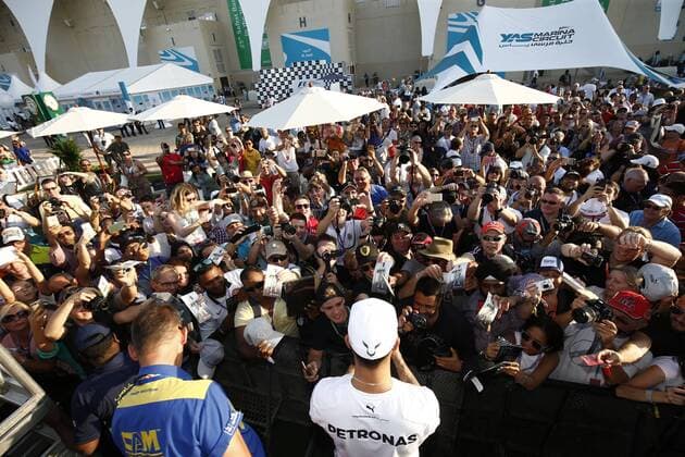 Motorsports: FIA Formula One World Championship 2014, Grand Prix of Abu Dhabi, 44 Lewis Hamilton (GBR, Mercedes AMG Petronas F1 Team), xHOCHxZWEIx