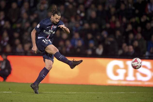 Zlatan Ibrahimovic (PSG) FOOTBALL : FC Metz vs PSG - L1 - 21 11 2014 JBAutissier Panoramic 