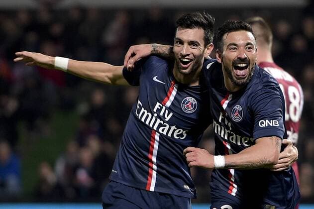 joie de Ezequiel Lavezzi (PSG) apres son but Javier Pastore (PSG) Edinson Cavani (PSG) FOOTBALL : FC Metz vs PSG - L1 - 21 11 2014 JBAutissier Panoramic 