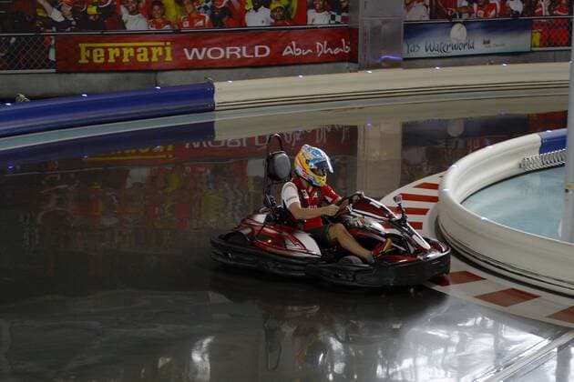 Aktuell Motorsport, Formel 1, GP von Abu Dhabi, Fernando Alonso auf der Kartbahn. xRUBIOx  RV RACING PRESS