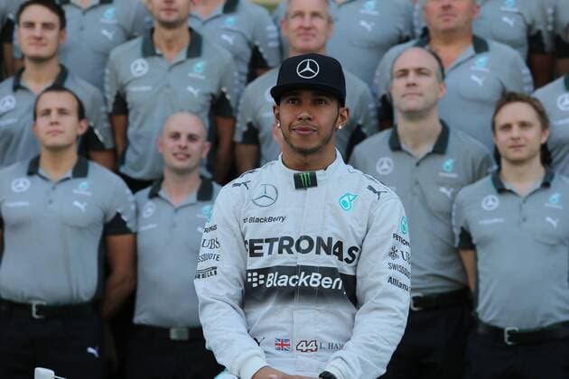23.11.2014- Lewis Hamilton (GBR) Mercedes AMG F1 W05 Abu Dhabi Grand Prix, UAE 20 - 23 November 2014 