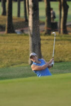 (141123) -- XIAMEN, Nov. 23, 2014 -- Beth Allen of the USA competes during the Xiamen Open International 2014 women s golf tournament in Xiamen, east China s Fujian Province, Nov. 23, 2014. Beth Allen finished the third overall. ) (SP)CHINA-XIAMEN-GOLF LinxShanchuan 
