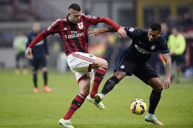 Serie A AC Milan - Inter Mailand Jeremy Menez-Fredy Guarin 