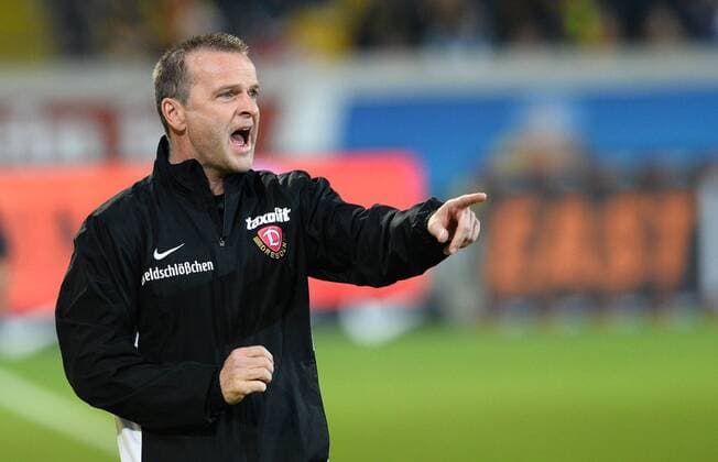 Trainer Stefan Böger (Dresden), SG Dynamo Dresden gegen Borussia Dortmund II, zweite Mannschaft, BVB, Fußball, Fussball, 3. Liga, Saison 2014 2015, Stadion Dresden, 21.11.2014
