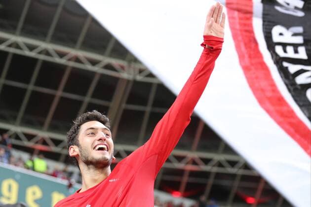 Hakan Calhanoglu (Bayer 04 Leverkusen 10) auf dem Zaun bei den Fans Bayer 04 Leverkusen vs 1. FC Koeln, Fussball, 1. Bundesliga, 29.11.2014 EP_jse