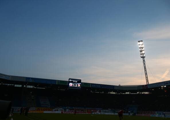 Fußball, Stadiongeschichte FC Hansa Rostock Samstag 29.11.2014, 3. Liga, Saison 2014 15 - 19. Spieltag in der Rostocker DKB-Arena, FC Hansa Rostock , Blick auf die Haupttribüne Südtribüne der DKB-Arena bei Flutlicht