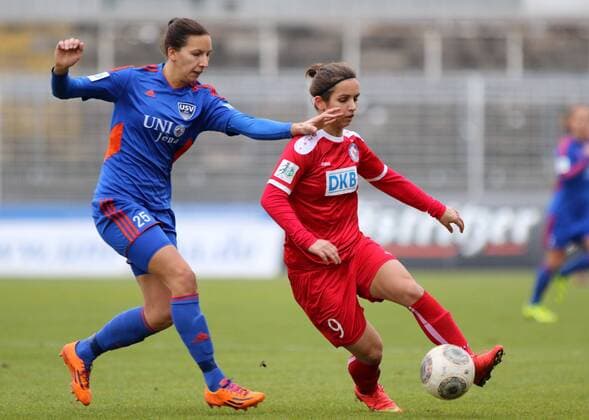 GER, 1.Bundesliga, Frauen, FF USV Jena vs Turbine Potsdam 30.11.14, Jena, Ernst-Abbe-Sportfeld, GER, Allianz Frauen Bundesliga 1.Bundesliga, Frauen, Saison 2014 2015, 11.Spieltag, FF USV Jena vs 1.FFC Turbine Potsdam im Bild Ivana Rudelic (Jena) gegen Natasa Andonova (Potsdam)