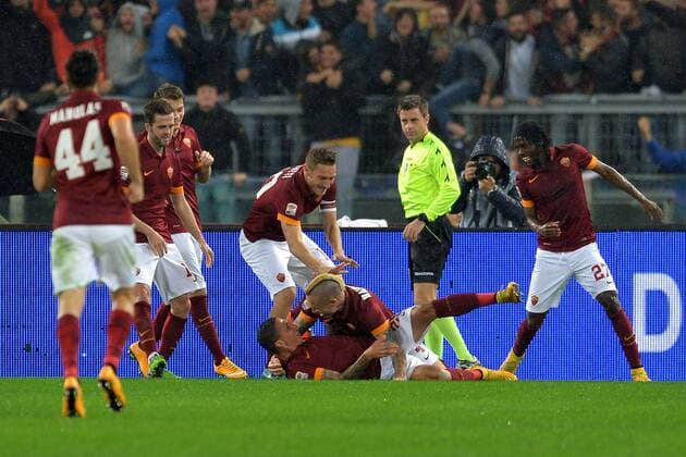 Aktuell Fußball, Italien, AS Rom - Inter Mailand Jose Holebas Roma. Goal celebration. Roma 30-11-2014 Stadio Olimpico. Football Calcio 2014 2015 Serie A. AS Rom vs Inter Mailand AntoniettaxBaldassarre