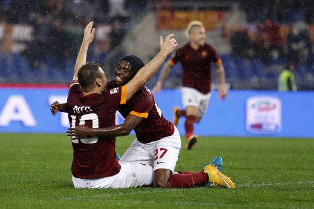 Aktuell Fußball, Italien, AS Rom - Inter Mailand Francesco Totti, Gervinho Roma Goal celebration Roma 30-11-2014 - Stadio Olimpico Football Calcio 2014 2015 Serie A, Roma - Inter , gxspo