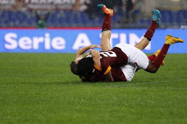 Aktuell Fußball, Italien, AS Rom - Inter Mailand Francesco Totti, Gervinho Roma Goal celebration Roma 30-11-2014 - Stadio Olimpico Football Calcio 2014 2015 Serie A, Roma - Inter , gxspo
