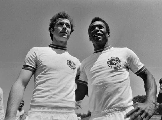 Fussball NASL Saison USA 1977 01.05.1977 Franz BECKENBAUER (links) und PELE (rechts beide Cosmos New York)