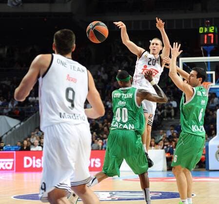 Real Madrid - UNICS Kazan Baloncesto - Basketball - Jaycee Carroll 