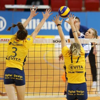 Stuttgart Volleyball DVV-Pokal Viertelfinale Allianz MTV Stuttgart vs. Schweriner SC, Kim Renkema (Stuttgart)
