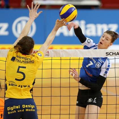 Stuttgart Volleyball DVV-Pokal Viertelfinale Allianz MTV Stuttgart vs. Schweriner SC, rechts Renata Sandor (Stuttgart)