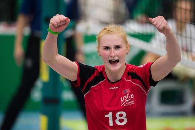 03.12.2014, Halle Berg Fidel, Muenster Volleyball, DVV-Pokal Frauen, Viertelfinale, USC Münster Muenster vs. SC Potsdam Jubel Leonie Schwertmann ( 18 Muenster)