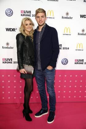 Christoph Kramer mit Freundin Celina bei der Verleihung der 1LIVE Krone 2014 in der Jahrhunderthalle. Bochum, 04.12.2014 Foto:xS.xGabschx xFuturexImage
