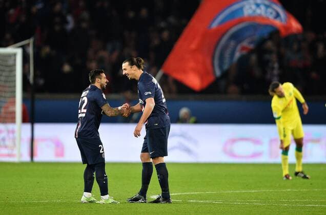 Aktuell Fußball, Frankreich, Ligue 1, Paris St. Germain - FC Nantes Zlatan Ibrahimovic (psg) - Ezequiel Lavezzi (psg) FOOTBALL : Paris St Germain (PSG) vs FC Nantes - Ligue 1 - 06 12 2014 AnthonyBIBARDFEP 