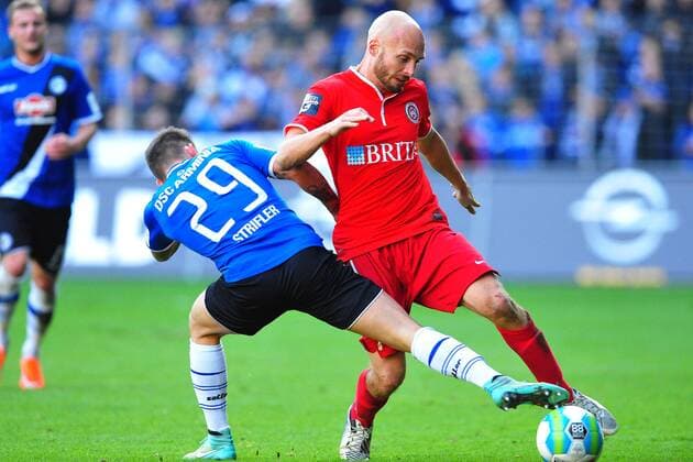 08-11-2014 pmk MV144881 Fussball Herren 3.Liga Saison 2014 2015 Arminia Bielefeld - SV Wehen Wiesbaden 1:1 (0:0) Jonas STRIFLER Bielefeld Nils-Ole BOOK WehenWiesbaden
