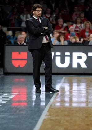 10.12.2014 - Basketball - Saison 2014 2015 - Eurocup : Brose Baskets Bamberg - SIG Straßburg - HMI - Andrea Trinchieri (Trainer Coach Headcoach Brose Baskets Bamberg) kuckt entäuscht