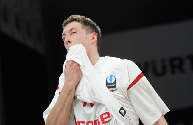 10.12.2014 - Basketball - Saison 2014 2015 - Eurocup : Brose Baskets Bamberg - SIG Straßburg - HMI - Daniel Theis (10, Brose Baskets Bamberg) nach der Niederlage gegen Straßburg