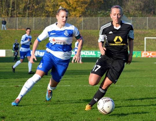 Aktuell Fussball, Frauen, 1. BL, FFC Frankfurt - MSV Duisburg 14.12.2014, xmlx, Fussball 1. Bundesliga Frauen, MSV Duisburg - 1. FFC Frankfurt, v.l. Virginia Kirchberger (MSV), Mandy Islacker (FFC);