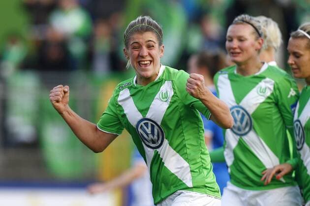 14.12.2014, VfL Stadion am Elsterweg, Wolfsburg, Frauenfussball Ligaspiel, 1. Liga, VfL Wolfsburg vs TSG 1899 Hoffenheim, im Bild Torschuetzin Luisa Wensing (2, VfL Wolfsburg) jubelt nach ihrem Tor zum 2:0 fuer Wolfsburg VfL Wolfsburg vs TSG 1899 Hoffenheim