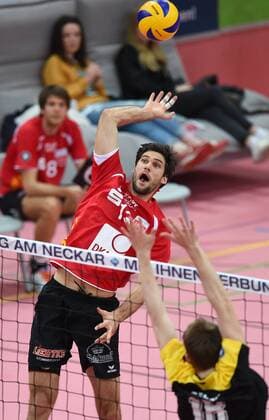 Volleyball 1. Bundesliga 2014 2015 TV Rottenburg - VC Olympia Berlin 14.12.2014 Oliver Staab (hinten, TV Rottenburg) 