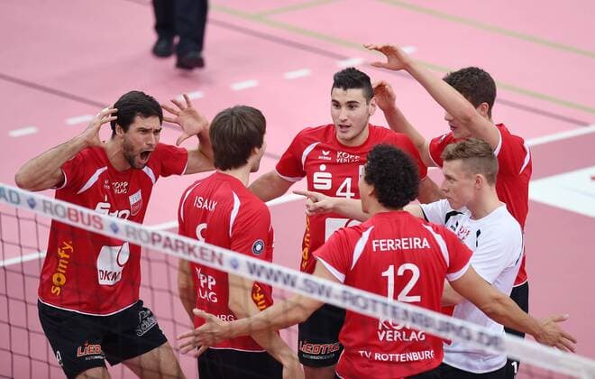 Volleyball 1. Bundesliga 2014 2015 TV Rottenburg - VC Olympia Berlin 14.12.2014 JUBEL TV Rottenburg; Oliver Staab, Felix Isaak, Federico Cipollone, Diego Ferreira Guardiano, Johannes Elsaesser und Tom Strohbach (v.li.) 