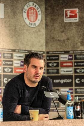 Deutschland,Hamburg, Millerntorstadion, Fussball, 2. Bundesliga, Saison 2014 2015, FC St.Pauli - SV Darmstadt 98 , Trainer Thomas Meggle (Pauli) bei der PK nach dem Spiel