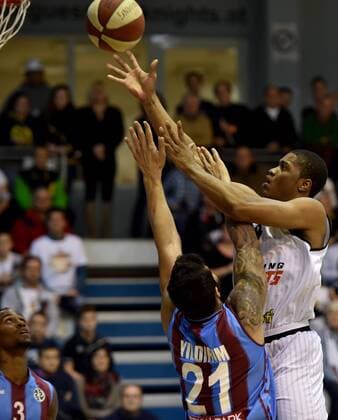 BASKETBALL - FIBA, Guessing vs Trabzonspor GUESSING,AUSTRIA,16.DEC.14 - BASKETBALL - FIBA Euro Challenge,Guessing Knights vs Trabzonspor Medical Park. Image shows Nusret Yildirim (Trabzonspor) and Travis Taylor (Guessing).