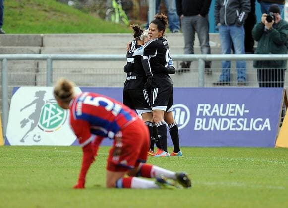 21.12.2014, xnrx, Fussball DFB Pokal Damen, 1.FFC Frankfurt - FC Bayern Muenchen, v.l. Jubel zum 1:0 fuer Frankfurt, Torschuetze Veronica Boquete (1.FFC Frankfurt)
