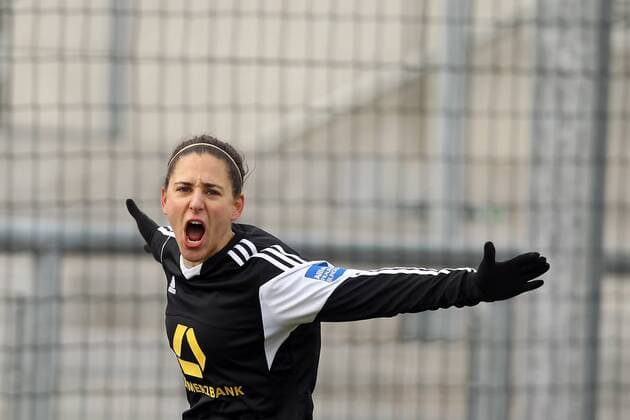 Fussball, DFB-Pokal der Frauen, 1. FFC Frankfurt - FC Bayern München, v.l. Veronica Vero Boquete Giadans (1. FFC Frankfurt) mit Torjubel, celebrate the goal, goal celebration, Jubel über das Tor 1:0 xmrx