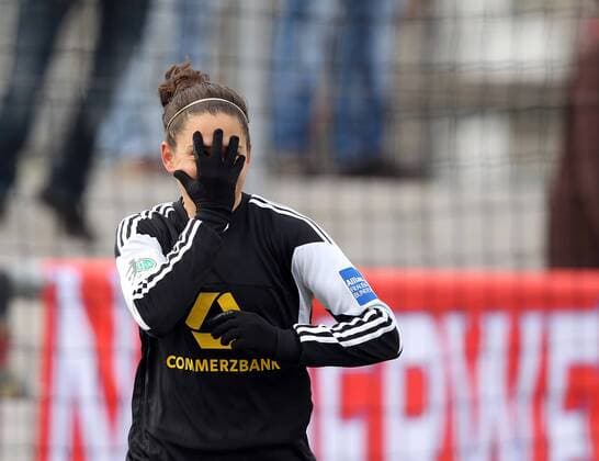Fussball, DFB-Pokal der Frauen, 1. FFC Frankfurt - FC Bayern München, v.l. Veronica Vero Boquete Giadans (1. FFC Frankfurt) mit Torjubel, celebrate the goal, goal celebration, Jubel über das Tor 1:0 xmrx