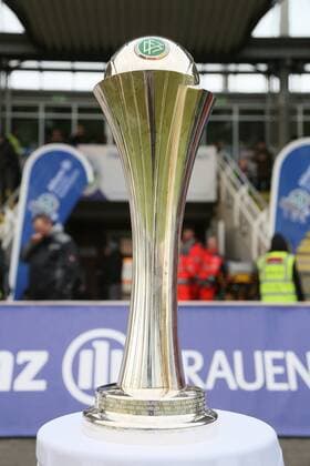 DFB-Pokal der Frauen - 1. FFC Frankfurt vs. FC Bayern Muenchen, DFB-Pokal Viertelfinale, Stadion am Brentanobad