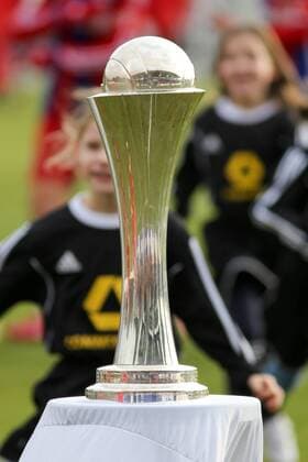 DFB-Pokal der Frauen, Trophähe, Symbolfoto, Symbolbild, Fussball, DFB-Pokal der Frauen, 1. FFC Frankfurt - FC Bayern München, xozx