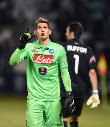 FUSSBALL INTERNATIONAL Supercoppa Italia Finale 2014 in Doha Juventus Turin - SSC Neapel 22.12.2014 JUBEL SSC Neapel; Torwart Rafael Cabral 