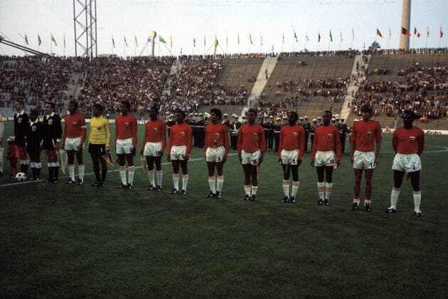 Mannschaftsvorstellung Haiti, v.li.: Wilner Nazaire, Torwart Henry Francillon, Arsene Auguste, Emmanuel Sanon, Eddy Antoine, Pierre Bayonne, Guy Francois, Jean Claude Desir, Roger Saint Vil, Philippe Vorbe, Fritz Andre
