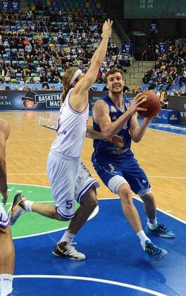 27.12.2014, xhbx, Basketball BBL, Frankfurt Skyliners - BG Goettingen, v.l. Robert Kulawick (BG Goettingen), Aaron Doornekamp (Fraport Skyliners Frankfurt)