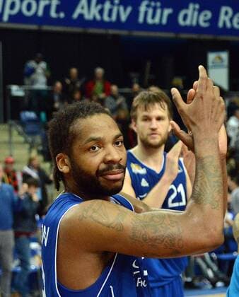 27.12.2014, xhbx, Basketball BBL, Frankfurt Skyliners - BG Goettingen, v.l. Quantez Lamar Robertson (Fraport Skyliners Frankfurt), Danilo Barthel (Fraport Skyliners Frankfurt) jubeln jubelt nach Spielende.