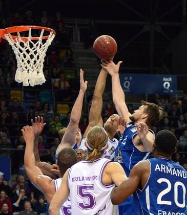 27.12.2014, xhbx, Basketball BBL, Frankfurt Skyliners - BG Goettingen, v.l. Robert Kulawick (BG Goettingen), Danilo Barthel (Fraport Skyliners Frankfurt), Sean Armand (Fraport Skyliners Frankfurt)