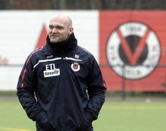 Viktoria Köln Datum: 09.12.2014 Trainer Alexander Voigt (Viktoria Köln) Ereignis: -