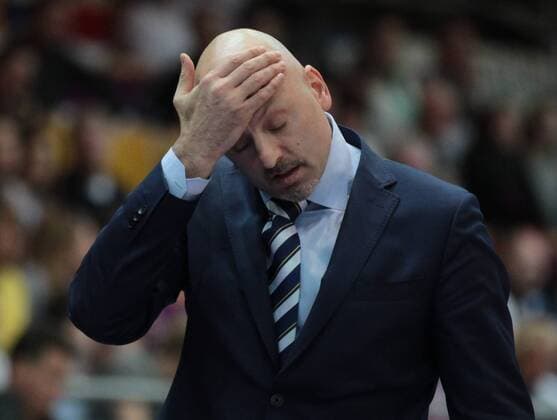 04.01.2015, xvex, Basketball BBL, Eisbären Bremerhaven - Alba Berlin, v.l. Trainer Sasa Obradovic (Alba Berlin)