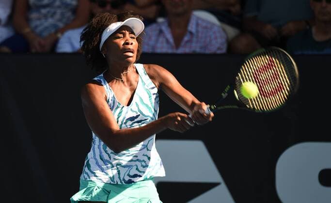 06.01.2015. Auckland, New Zealand. ASB Classic WTA Tennis Damen International. USA s Venus Williams in action during her first round singles match on Day 2 at the ASB Classic WTA International. xAndrewxCornagax xwwnzx  ActionPlus11587387